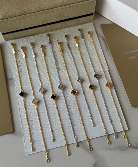V.C bracelet 1 flowers