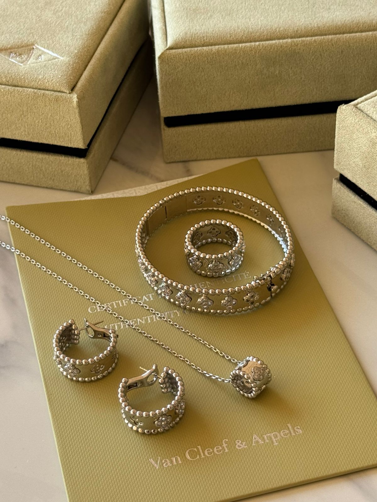V.C - 4 pcs set