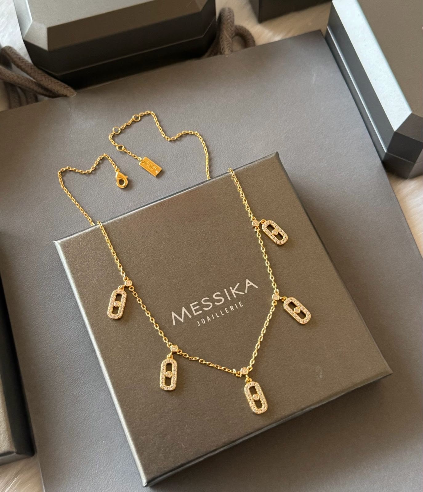 Ms. Necklace