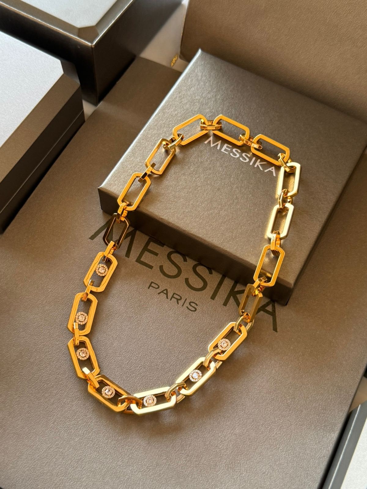 Ms. Necklace