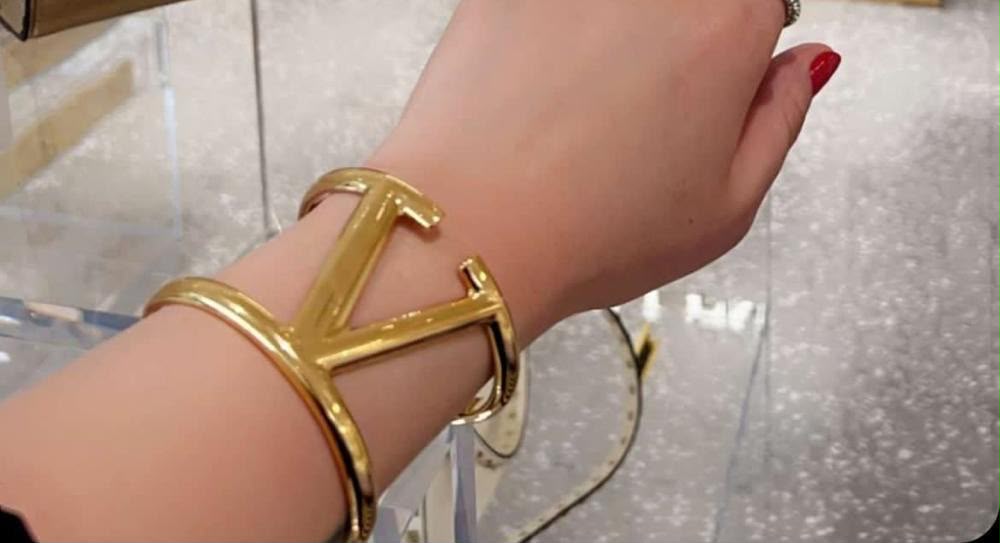 Vl. Big bracelet