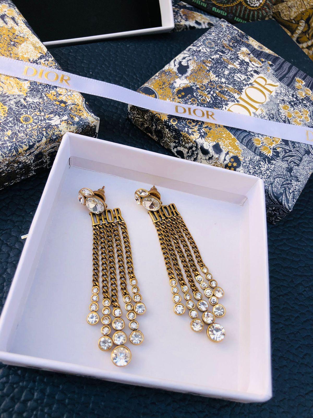 Di. Earring