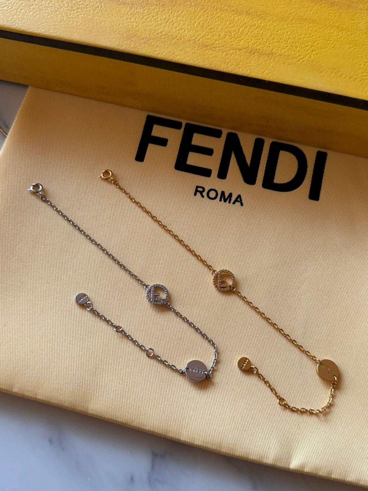 Fe. Bracelet