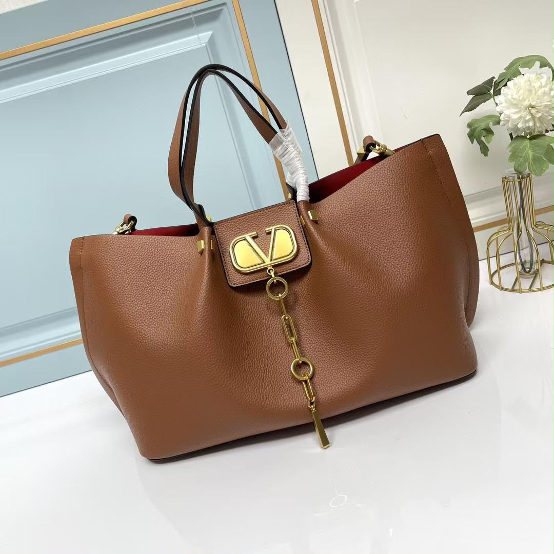 Va. Garavani bag