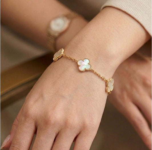 V.C bracelet 5 flowers