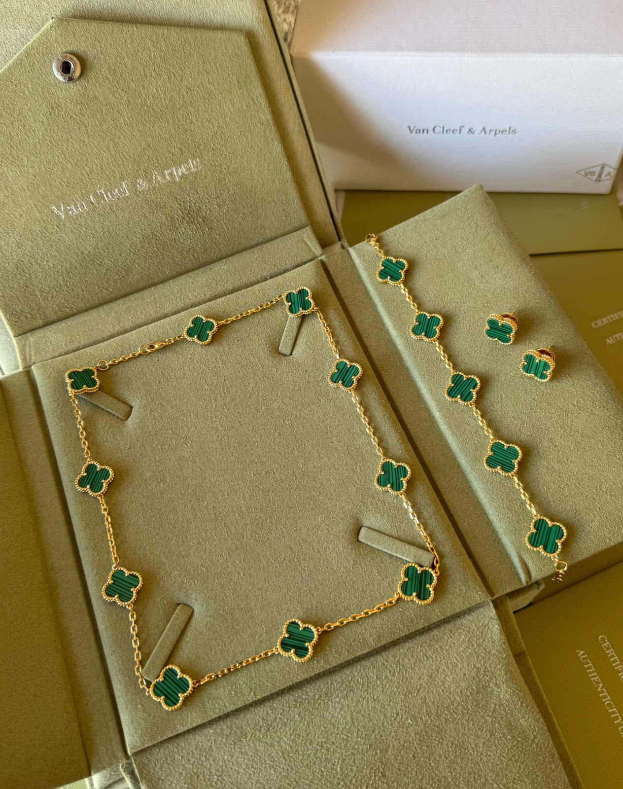 V.C - 3 pcs set