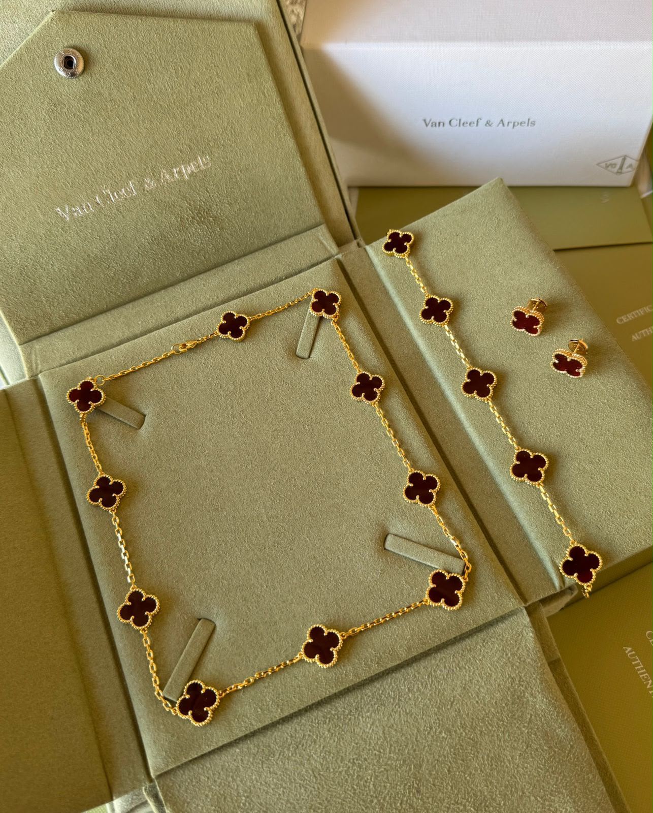 V.C - 3 pcs set