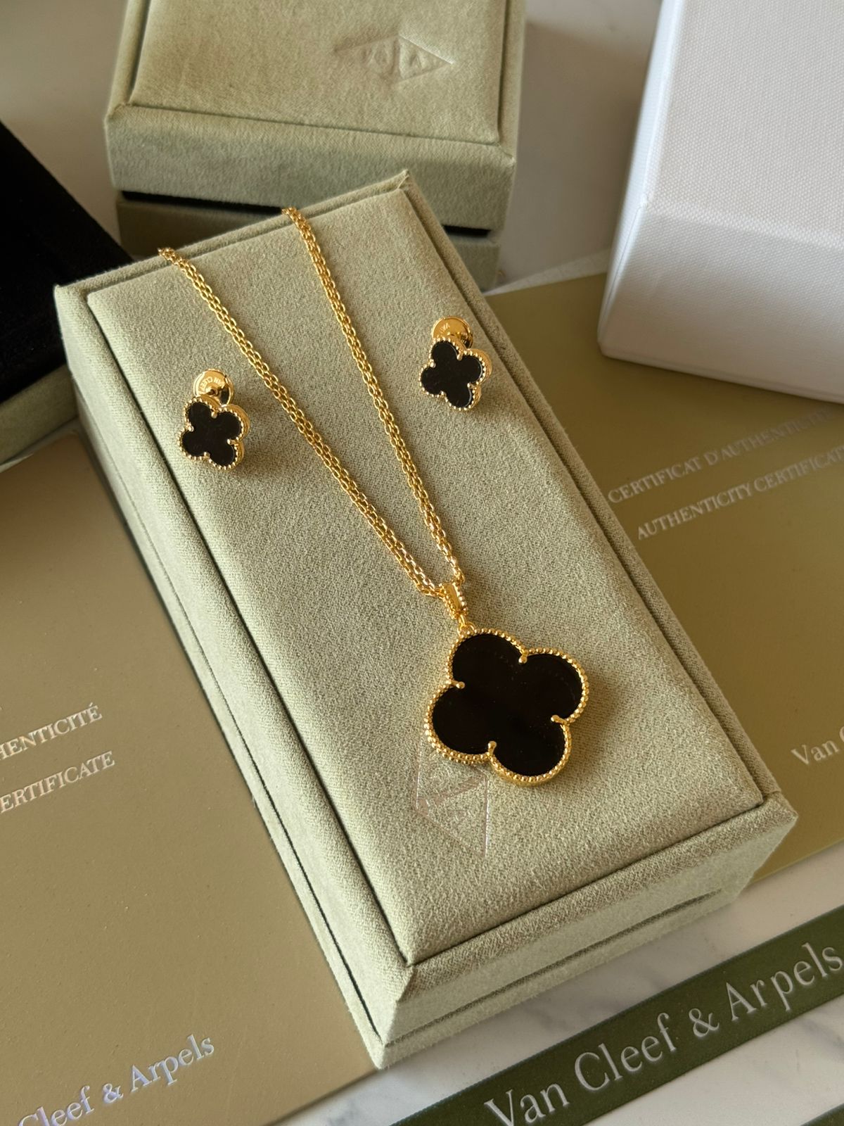 V.C - 2 pcs set