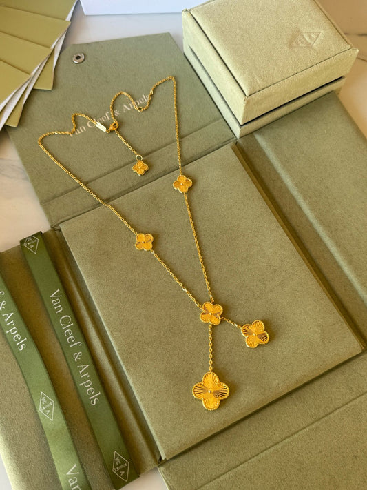 V.C Necklace 6 flowers