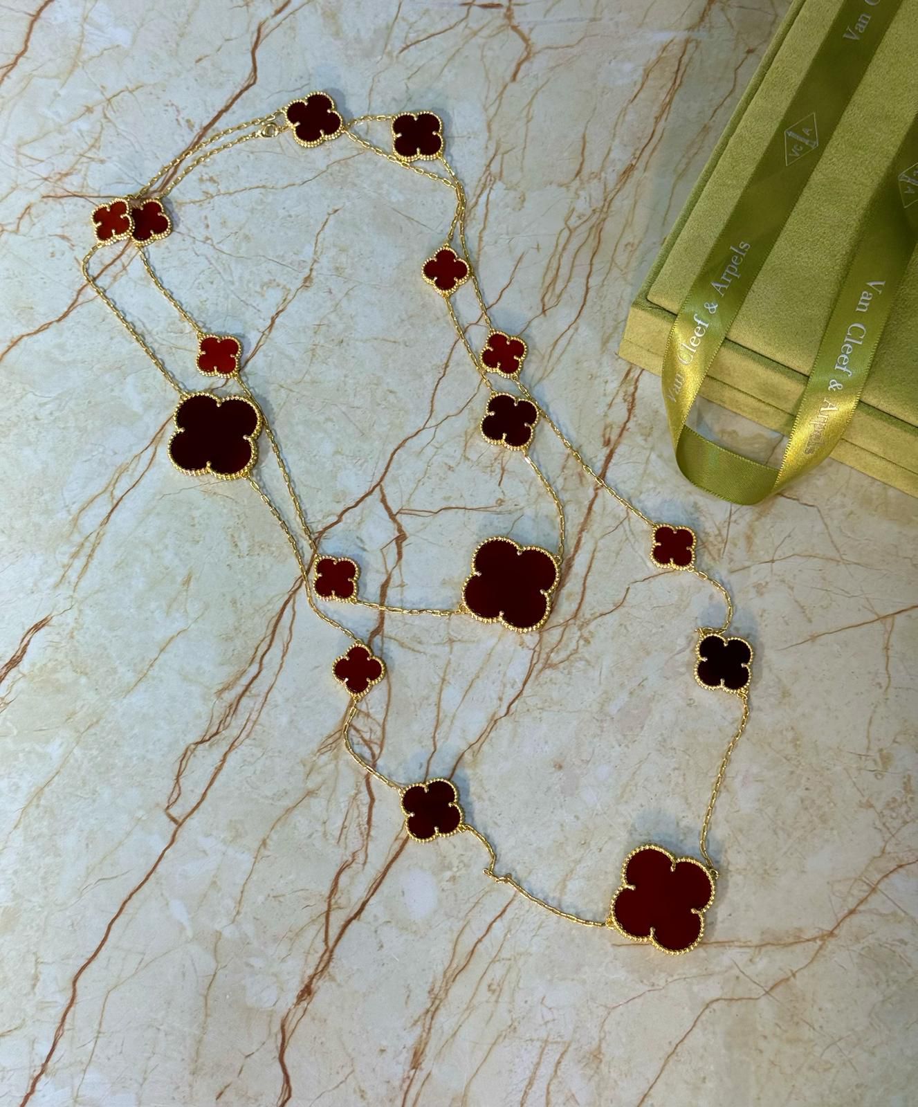 V.C Necklace 16 flowers