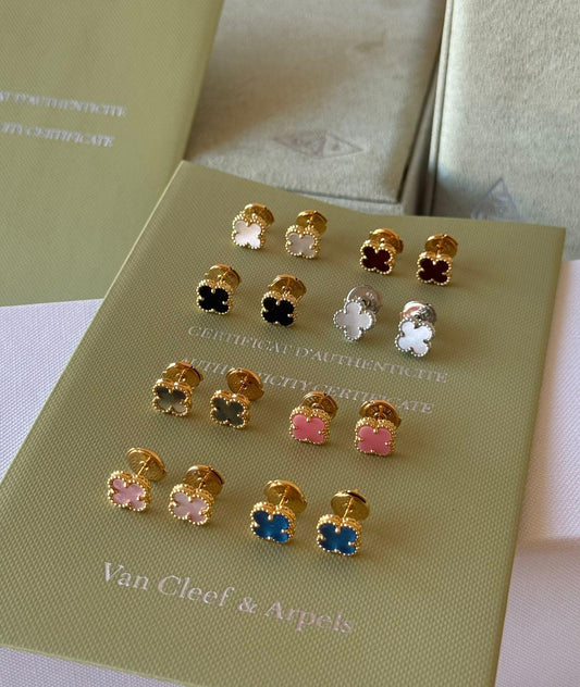V.C earring  one flower mini size