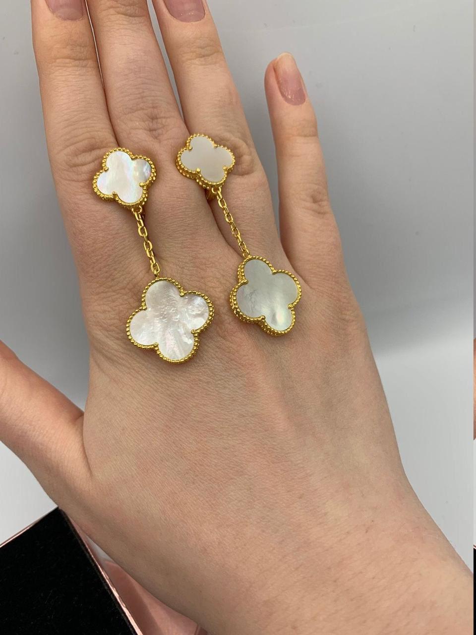 V.C earring  two flowers