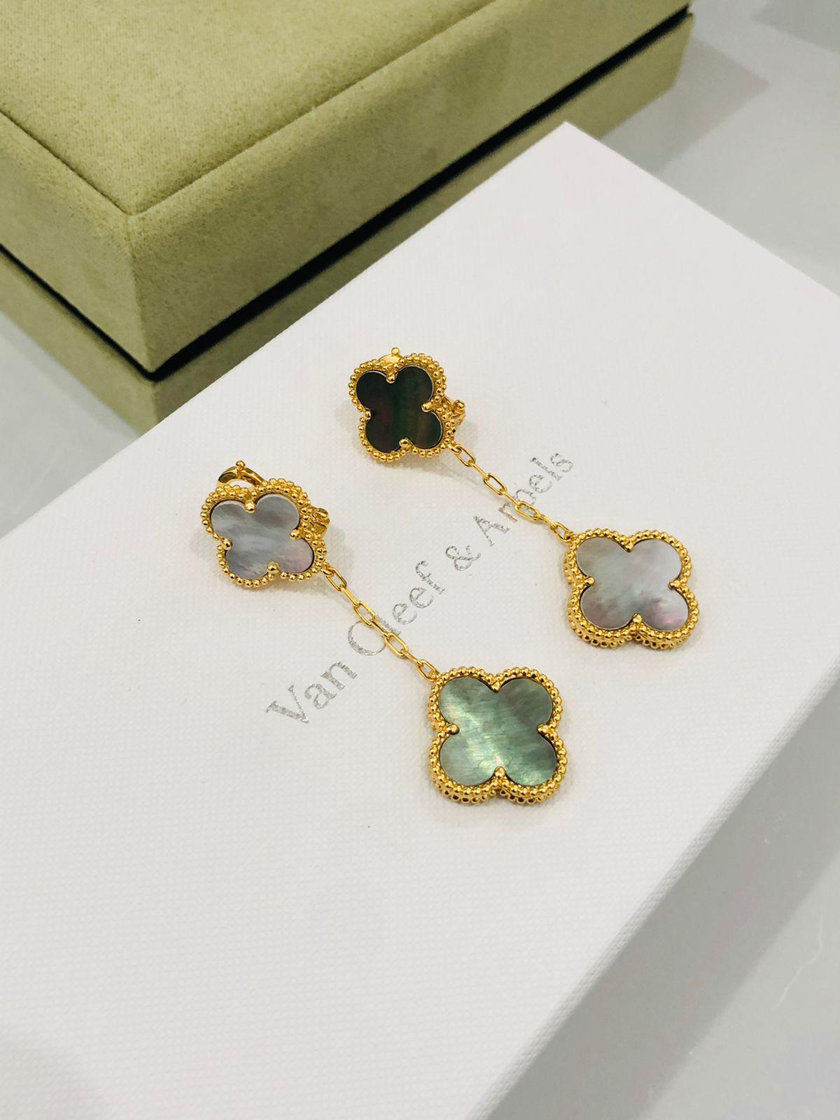 V.C earring  two flowers