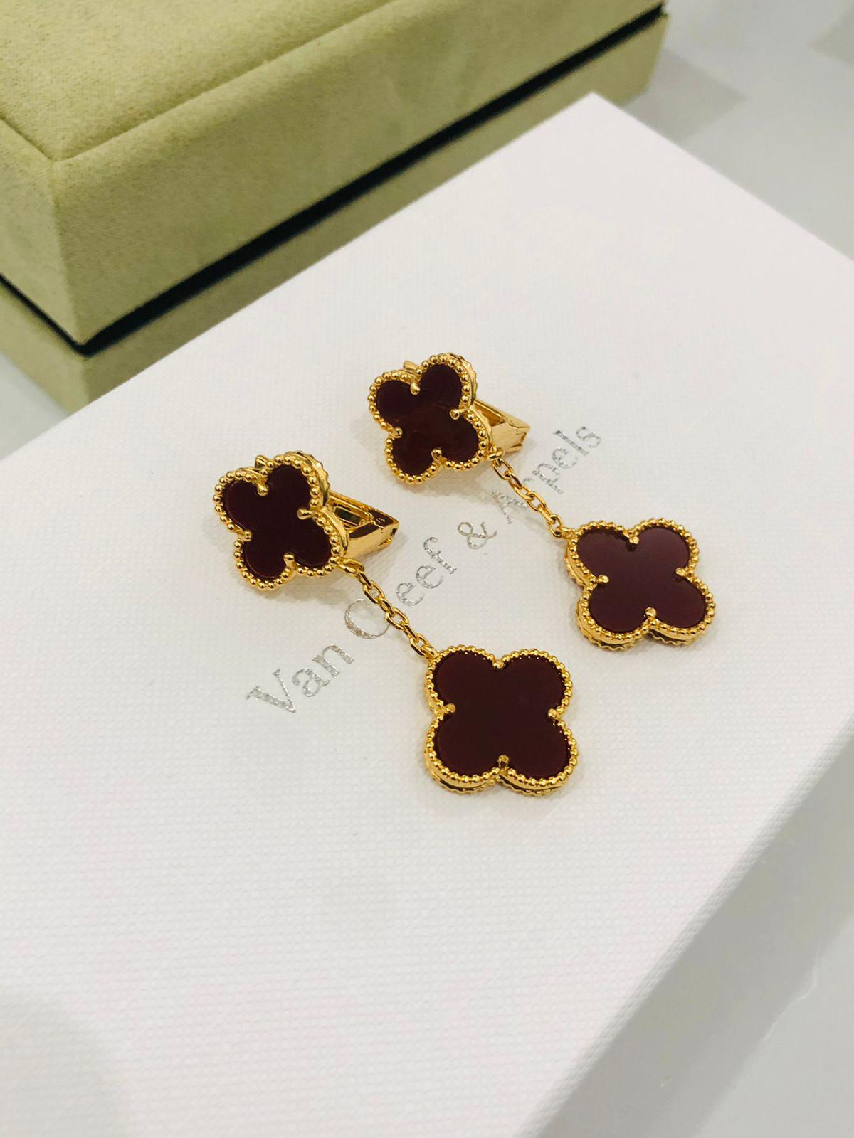 V.C earring  two flowers