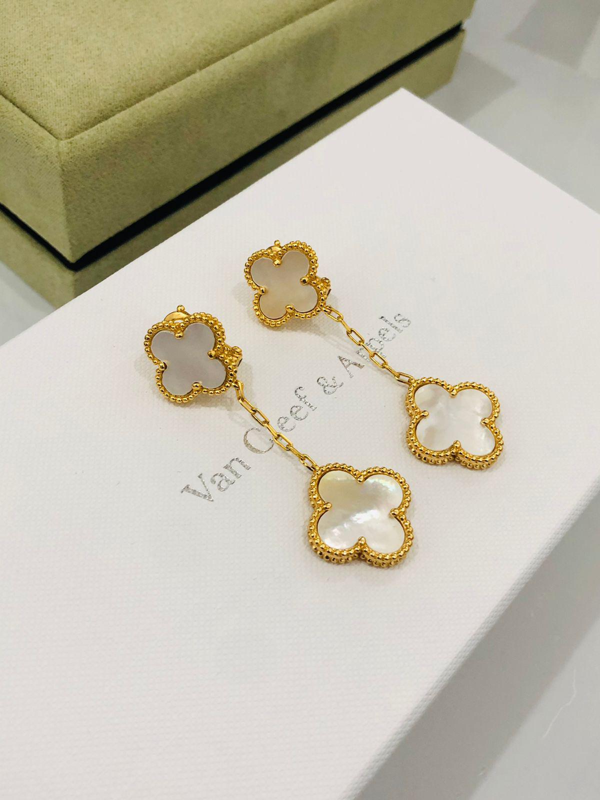 V.C earring  two flowers