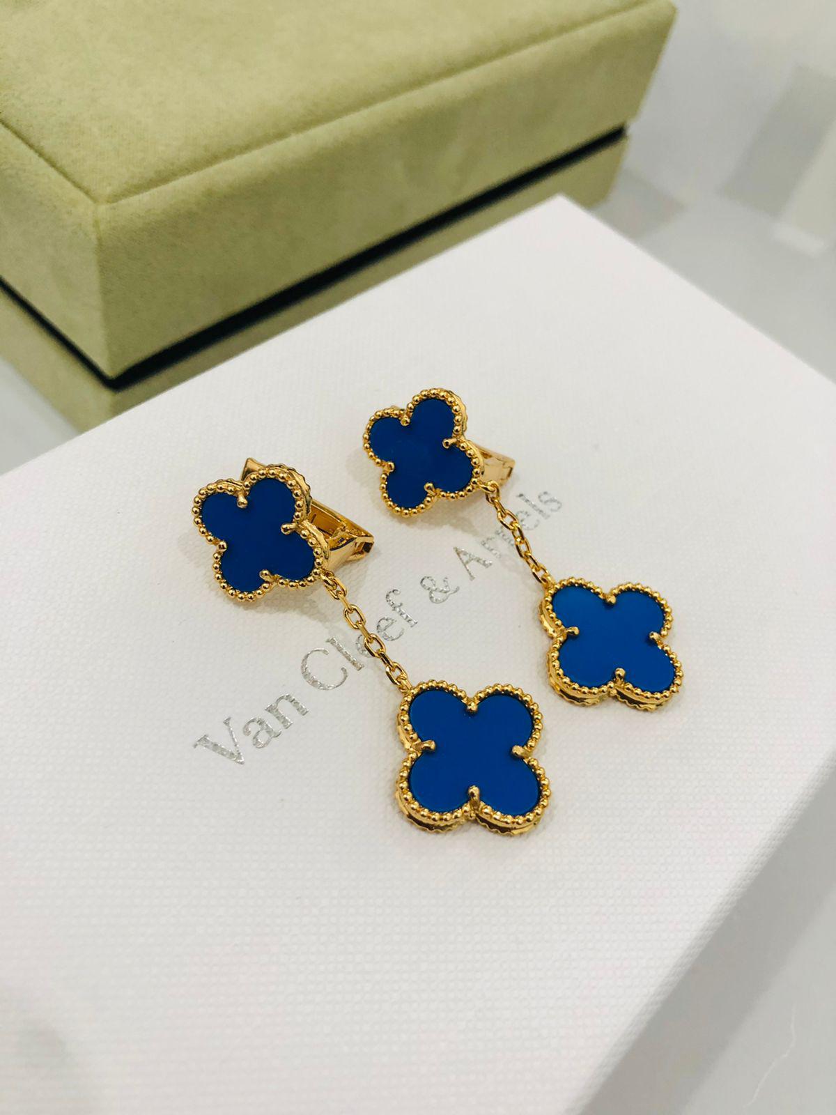 V.C earring  two flowers