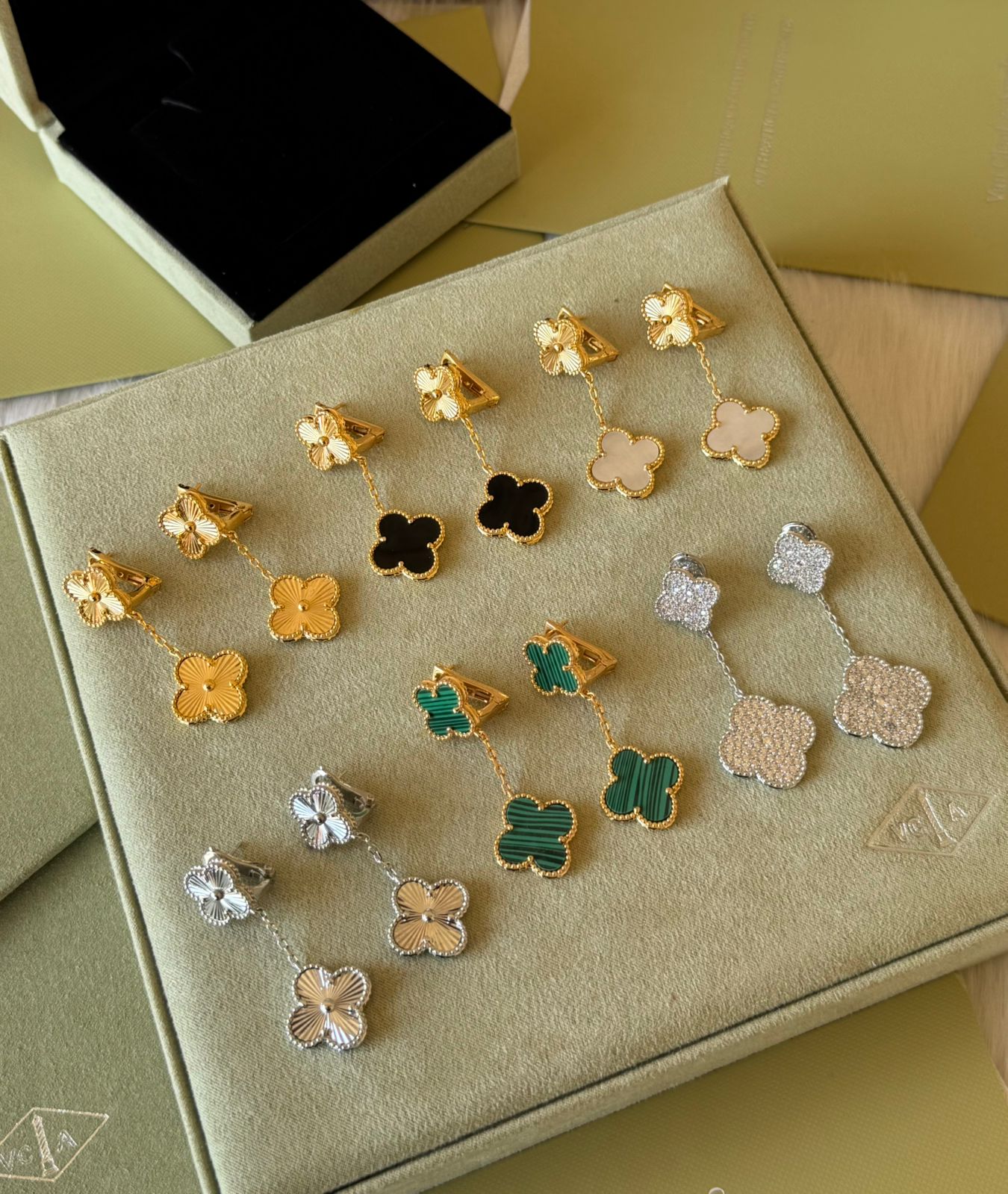 V.C earring  two flowers