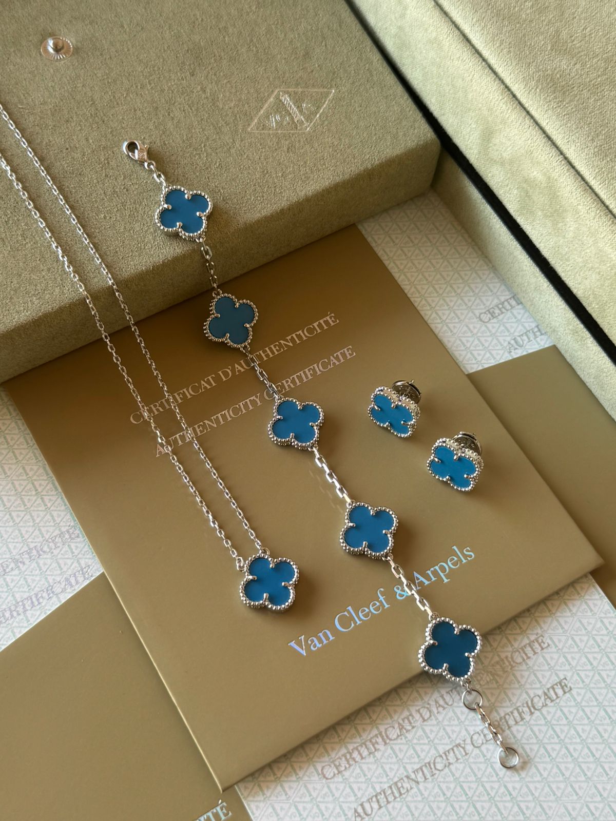 V.C - 3 pcs set
