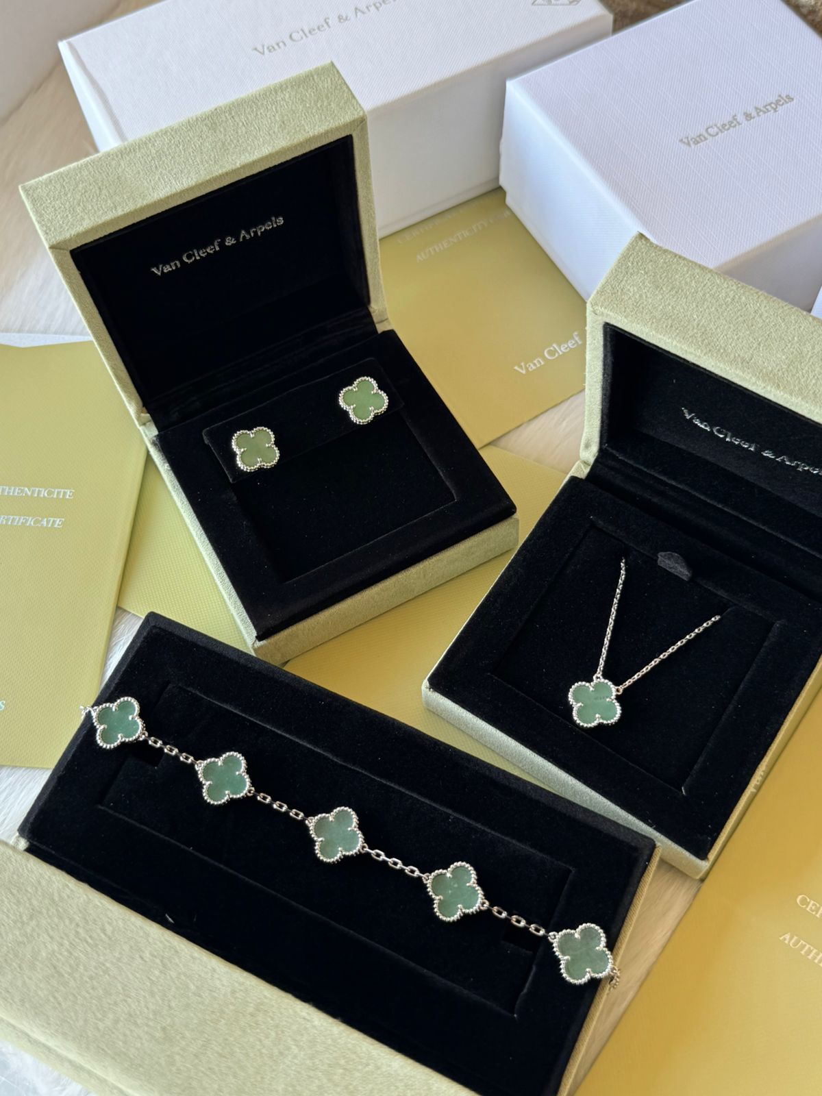 V.C - 3 pcs set