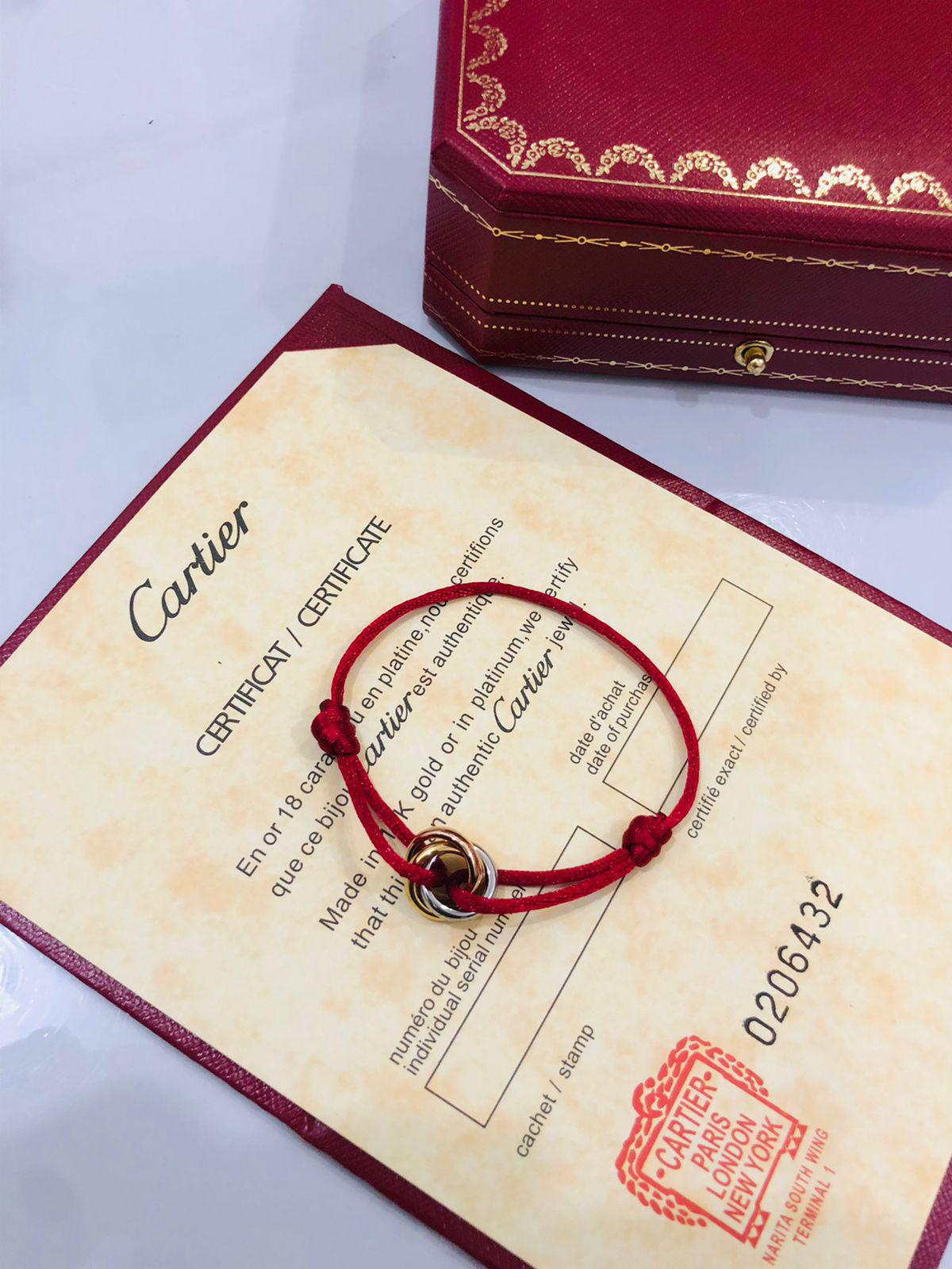 Cr. thread bracelet