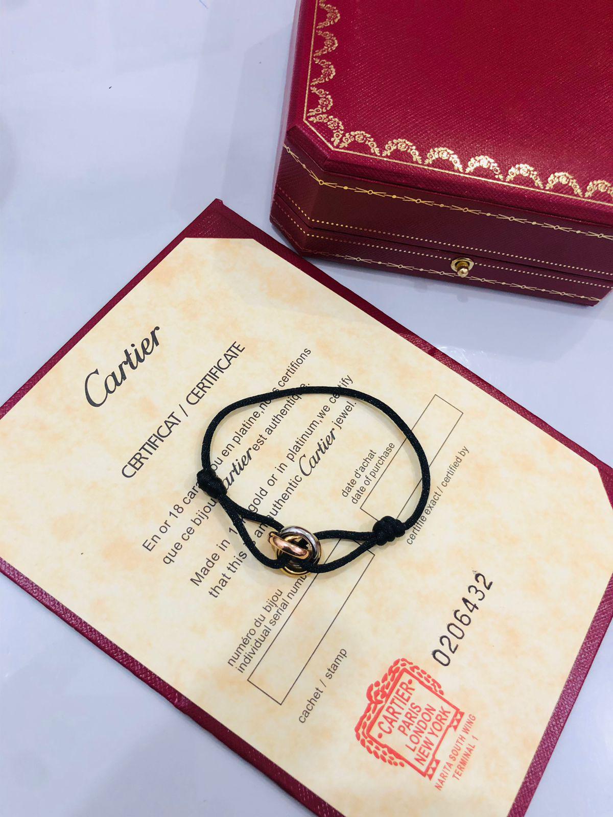 Cr. thread bracelet