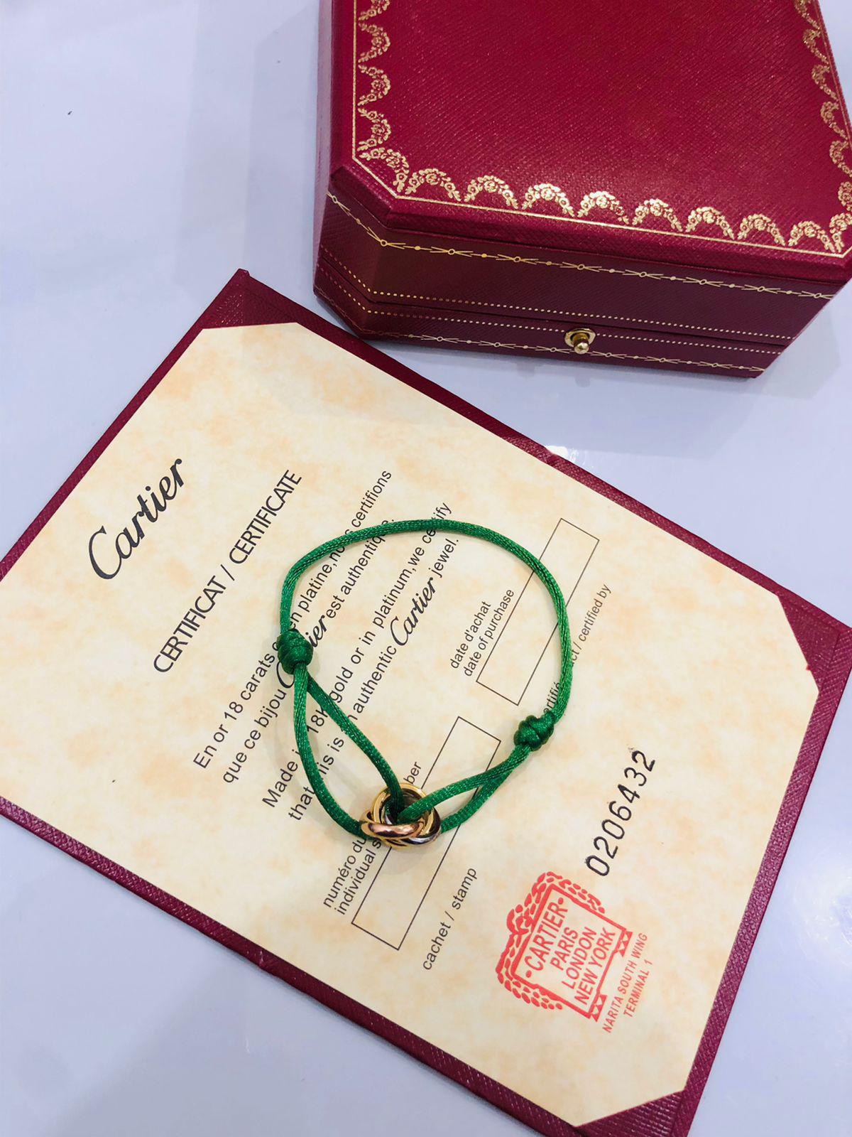 Cr. thread bracelet