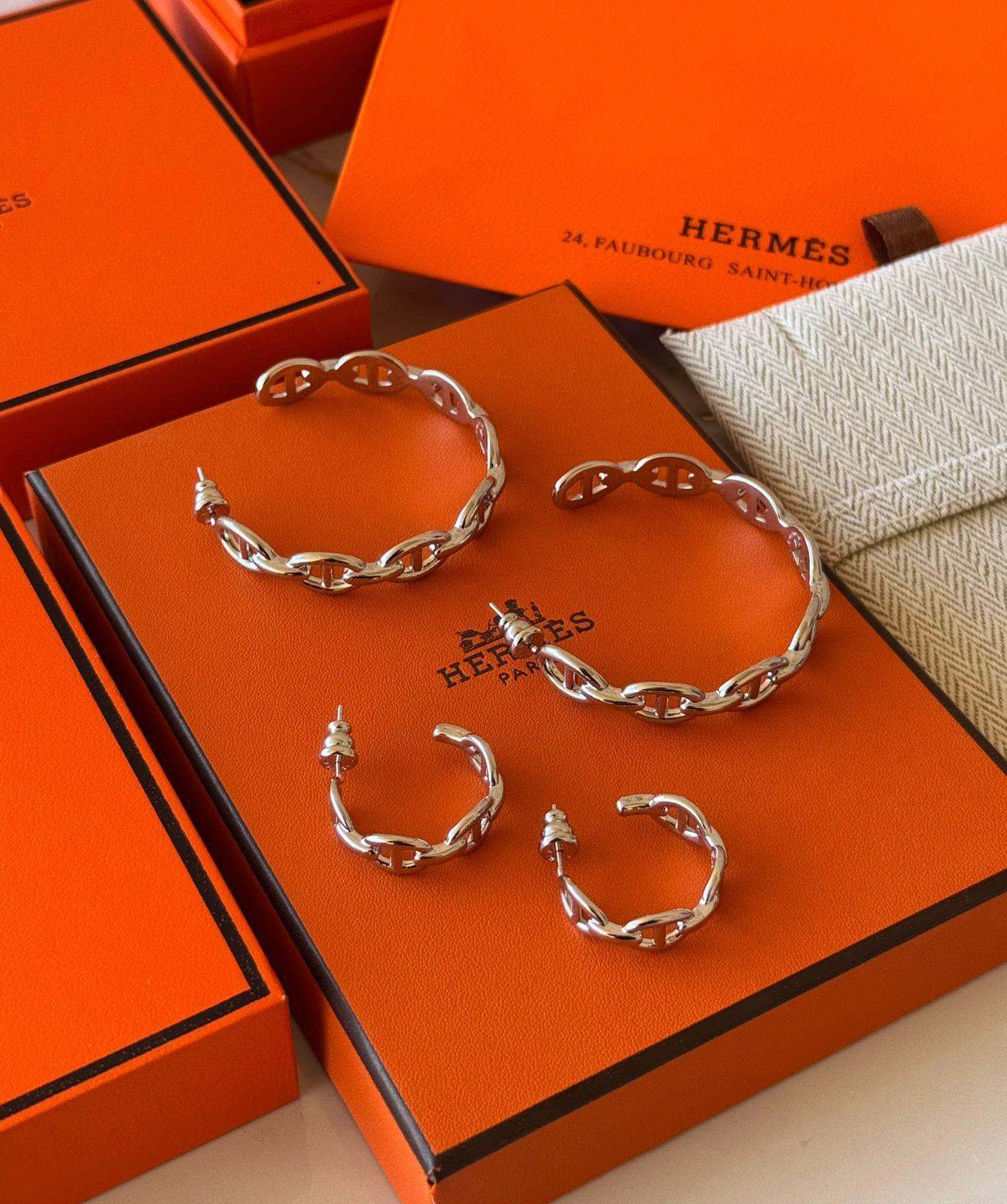 Hr. Earrings