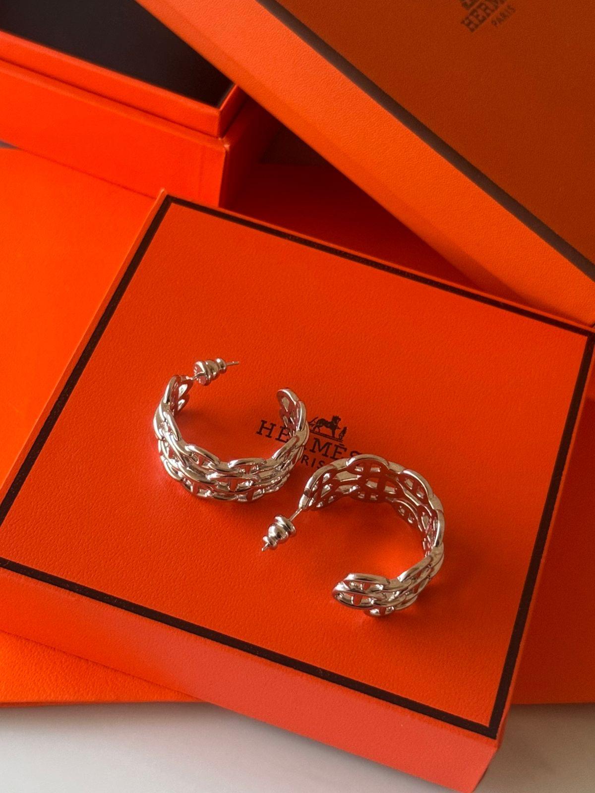 Hr. Earrings