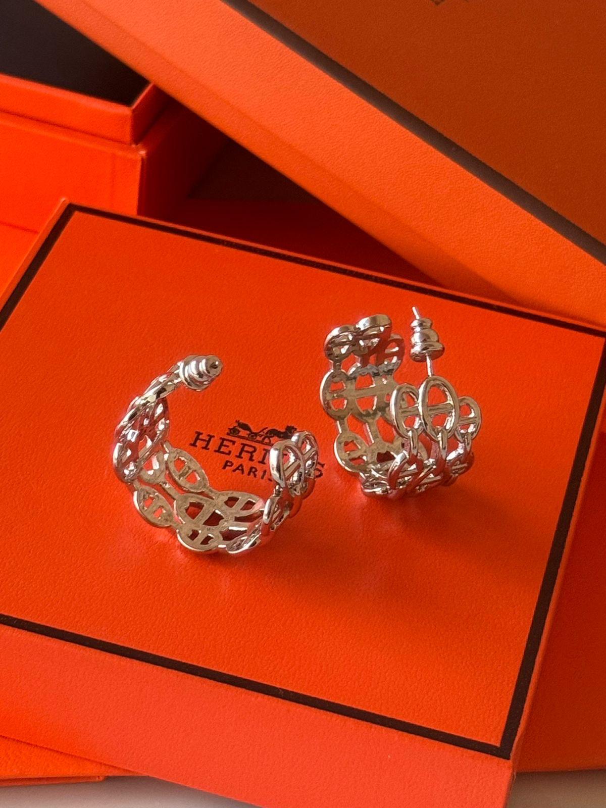 Hr. Earrings
