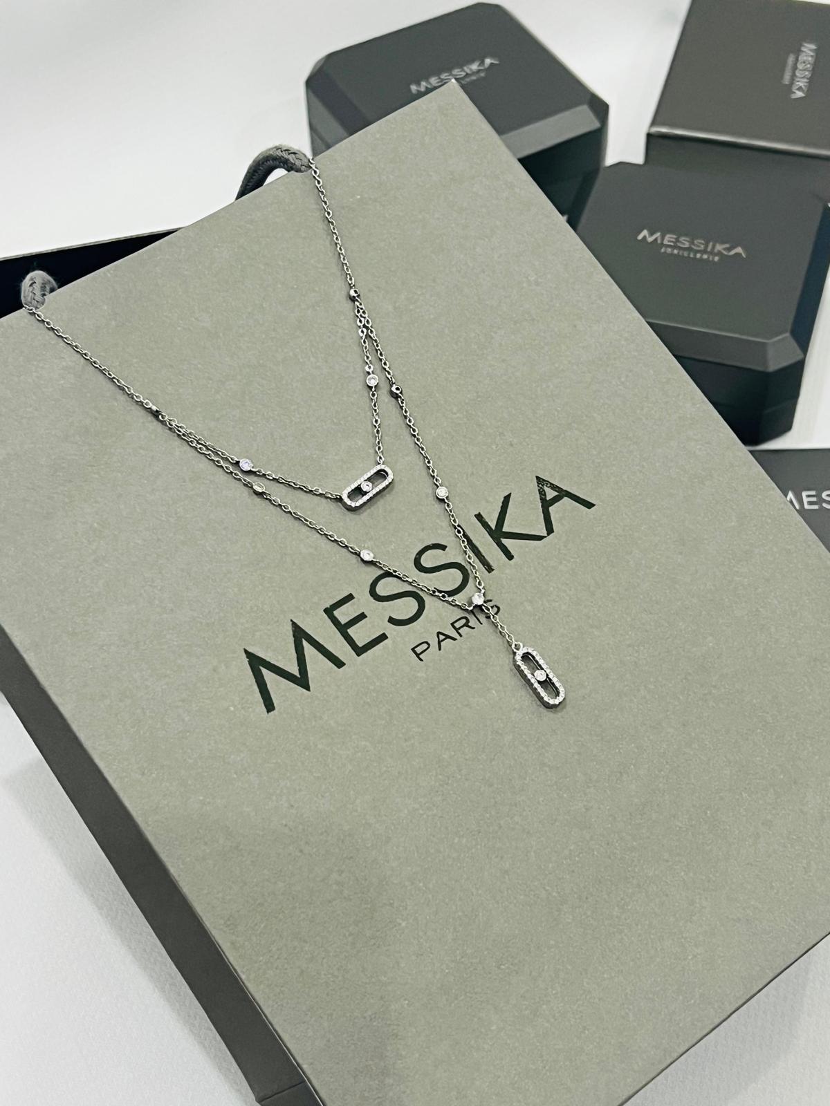 Ms. Necklace