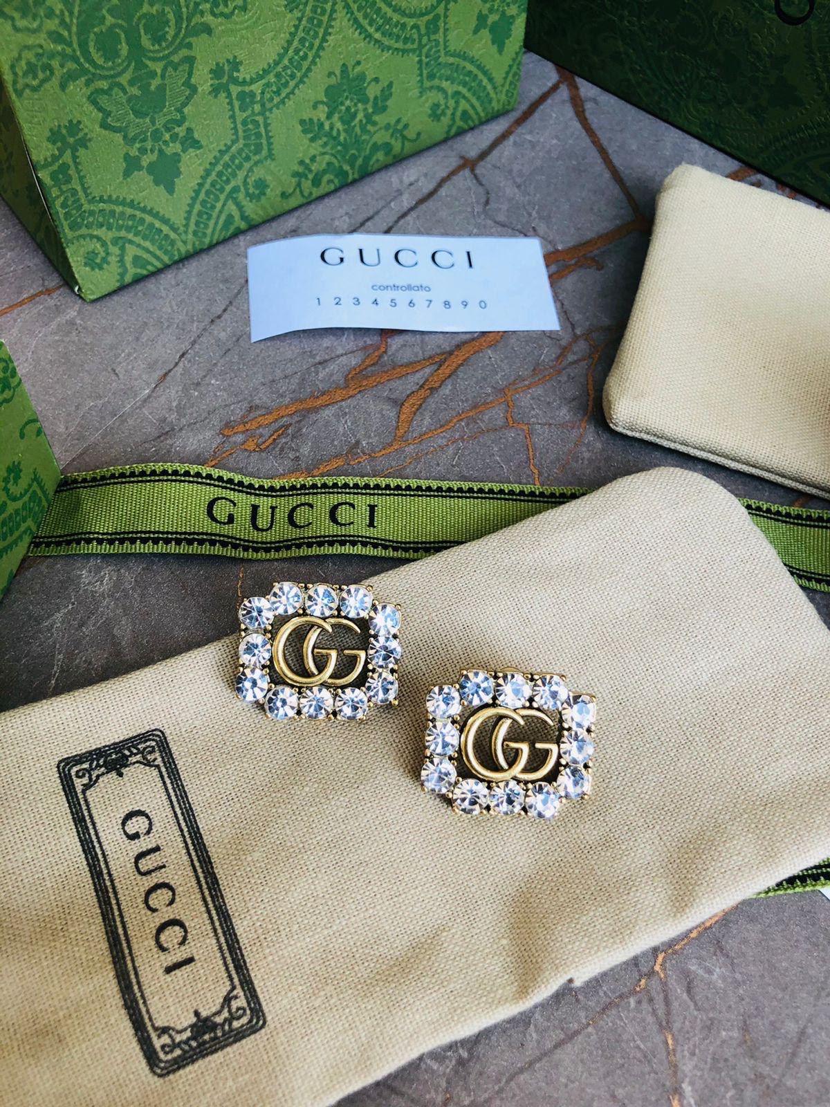 Gu. earrings