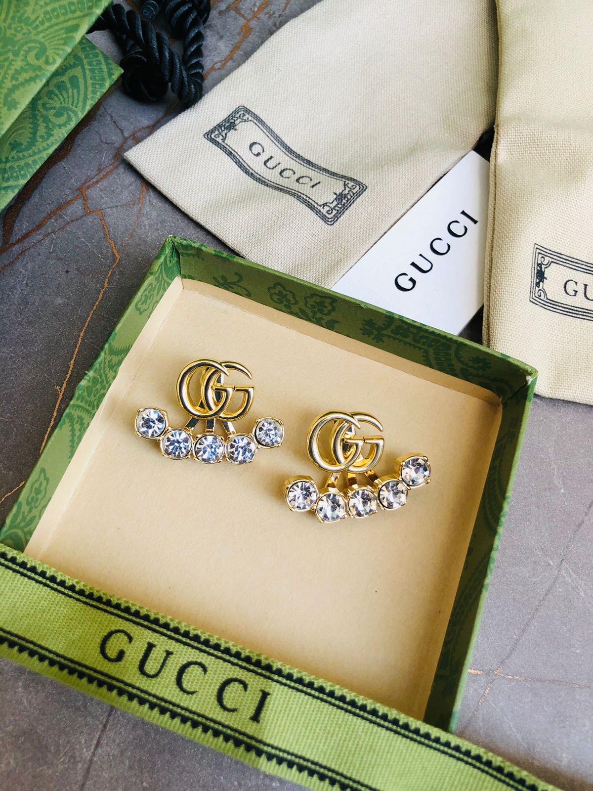 Gu. earrings