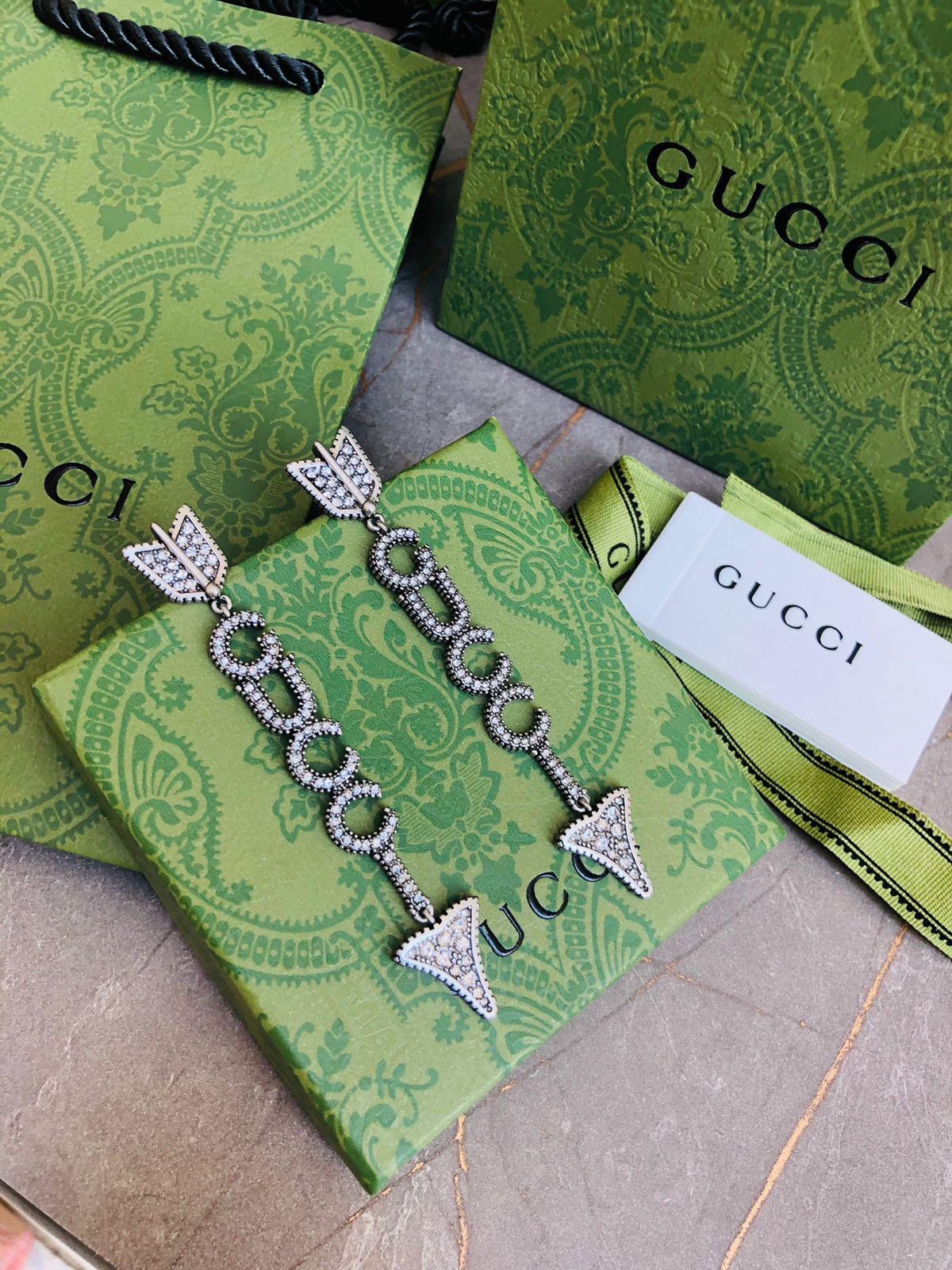 Gu. earrings