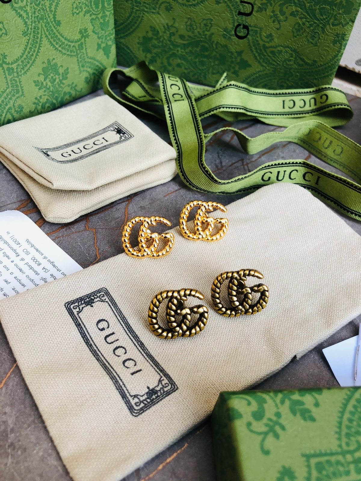 Gu. earrings