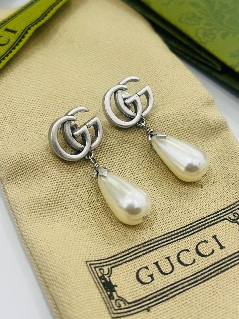 Gu. earrings