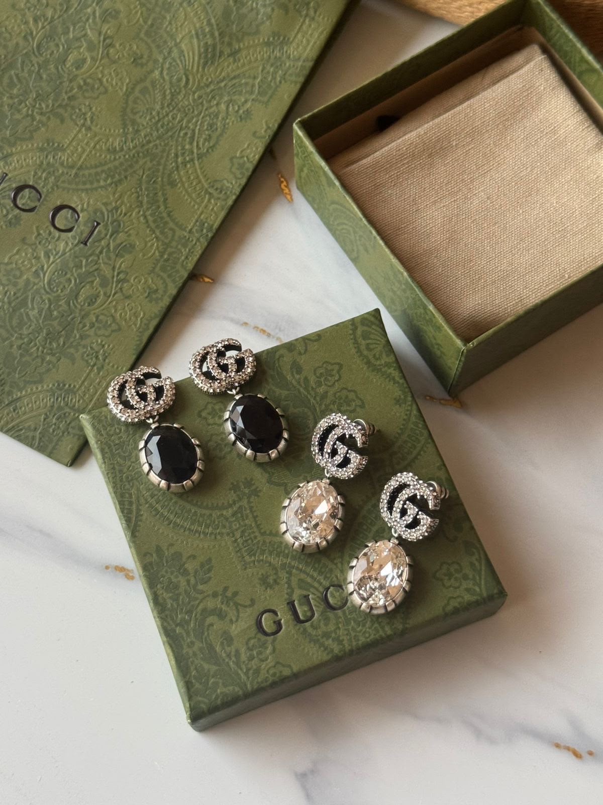 Gu. earrings