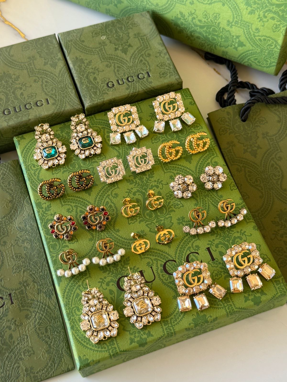 Gu. earrings
