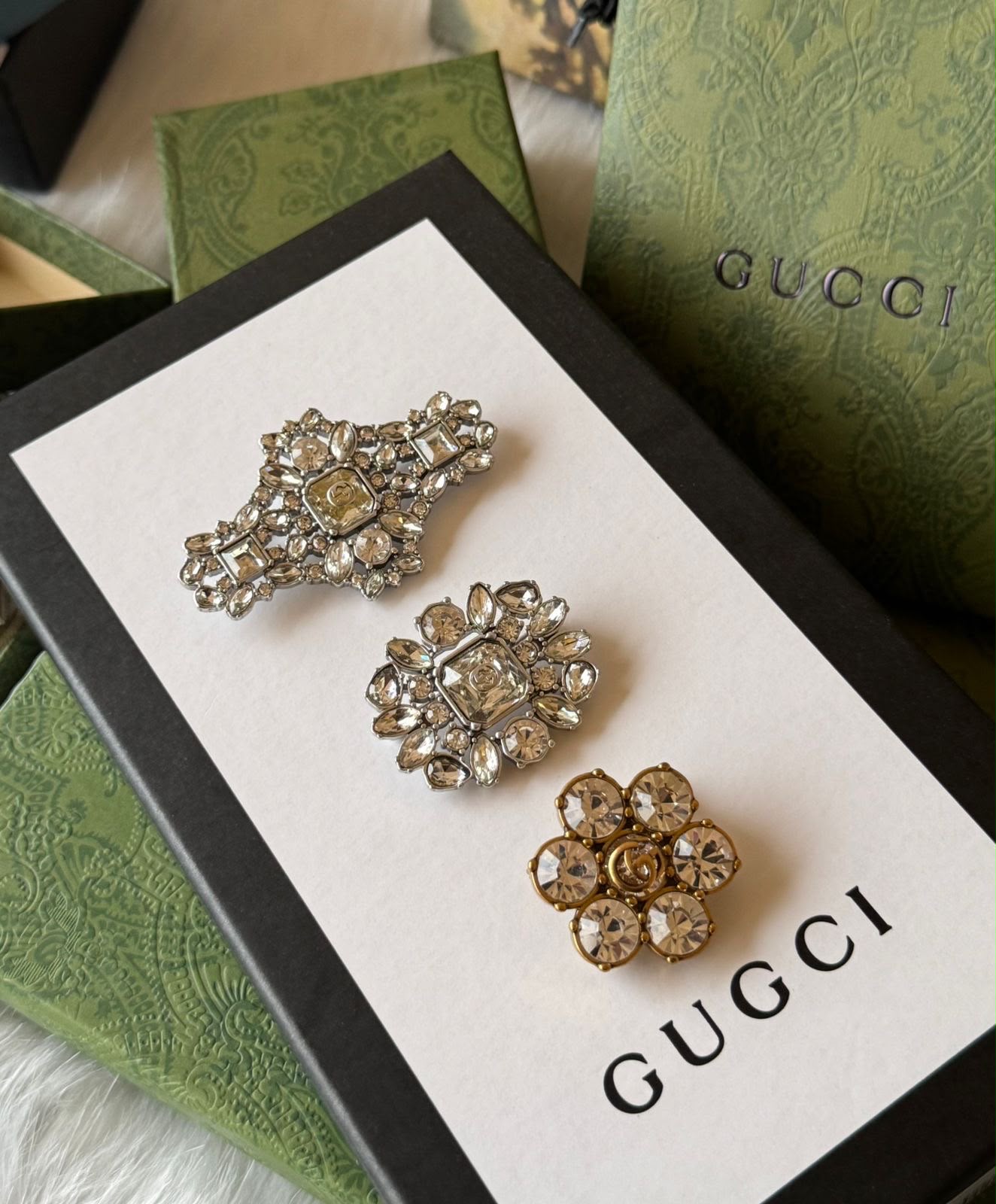Gu. brooch