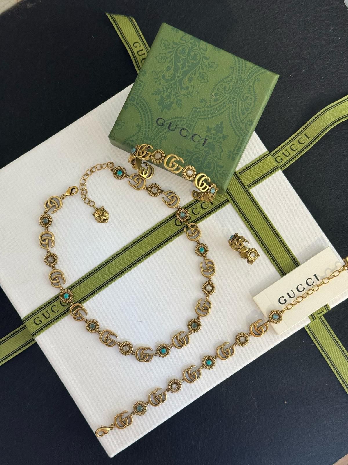 Gu. 4 pcs set