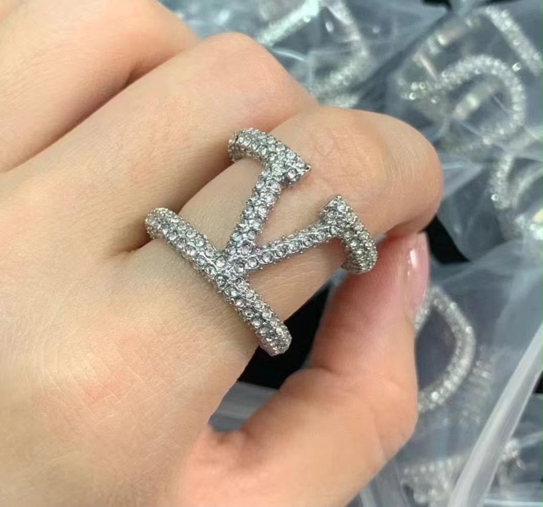 Vl. Ring