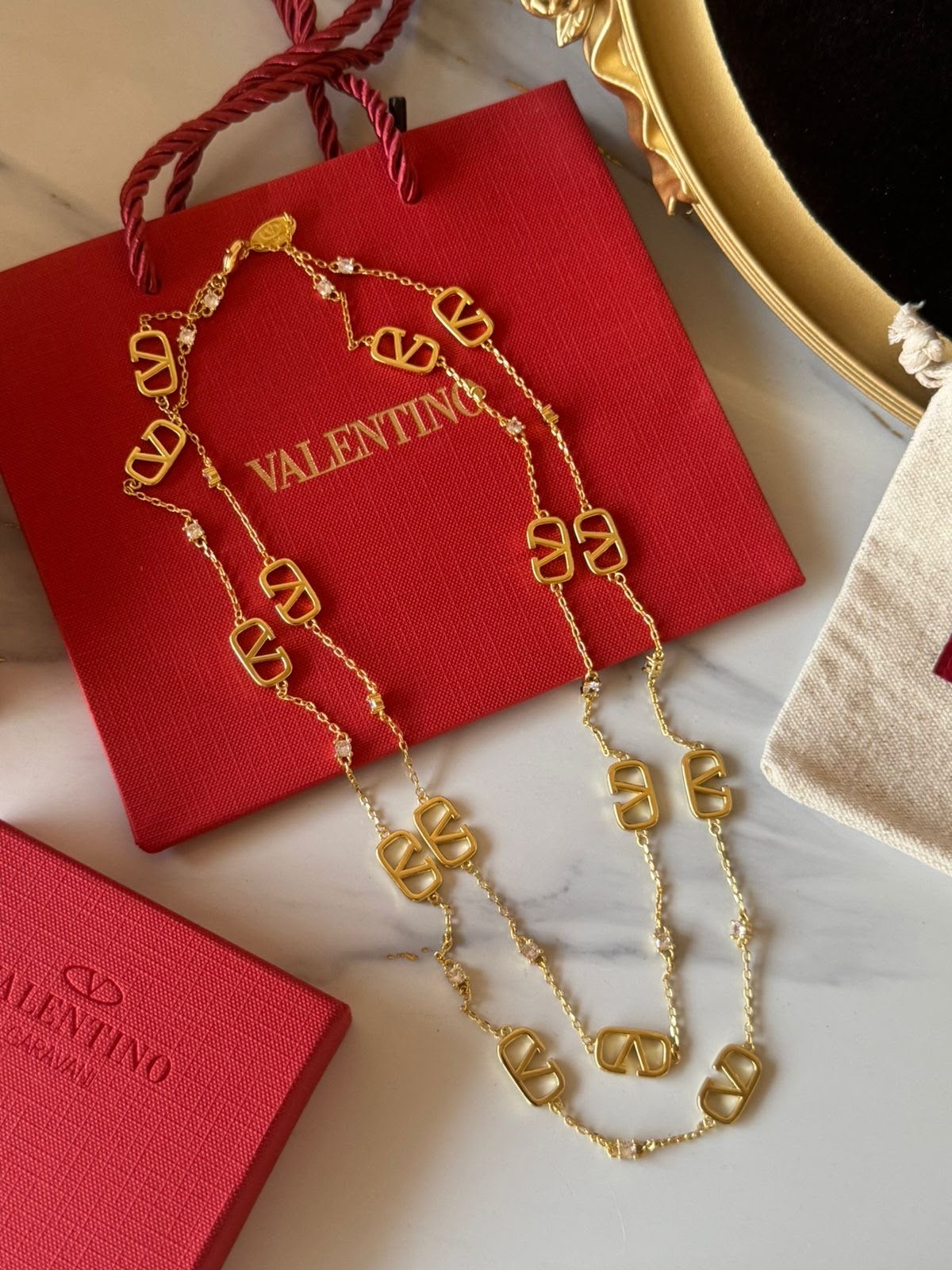 Vl. Long necklace