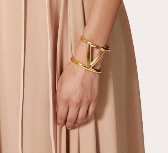 Vl. Big bracelet