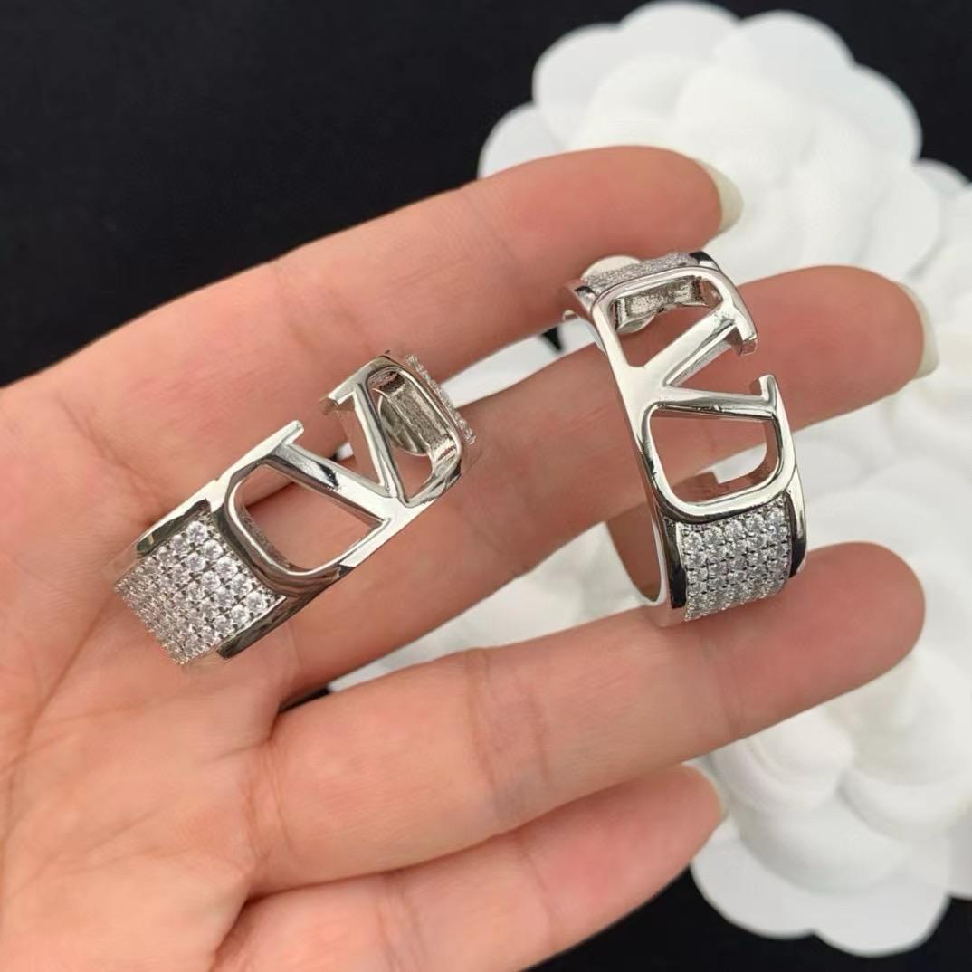 Vl. bracelet