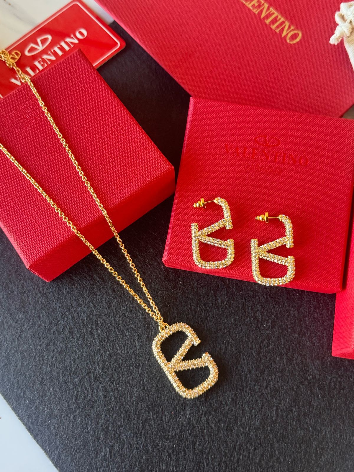 Vl. 2 pcs Set