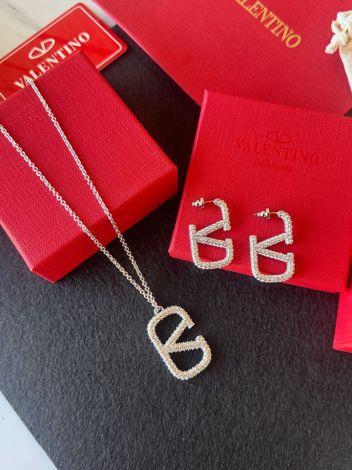 Vl. 2 pcs Set