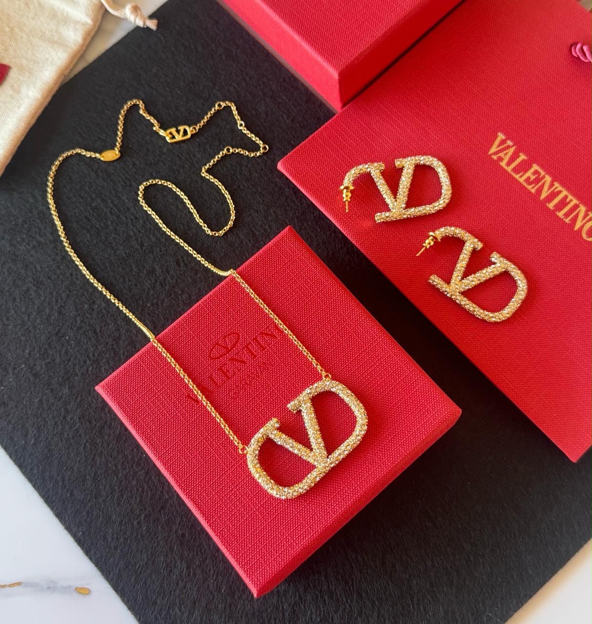 Vl. 2 pcs Set