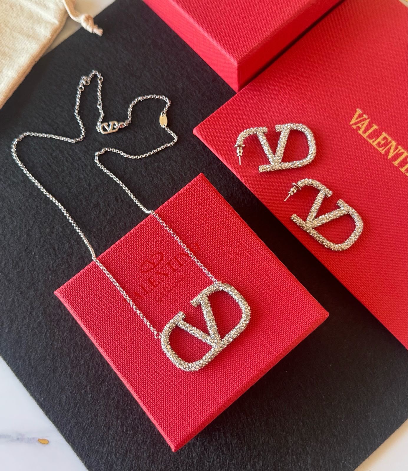 Vl. 2 pcs Set
