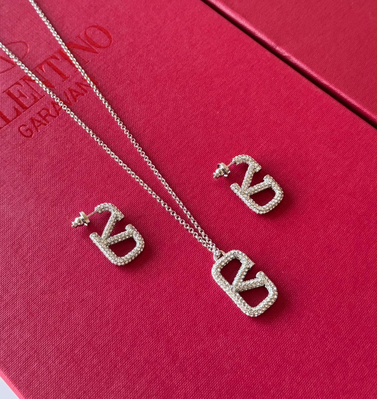 Vl. 2 pcs Set