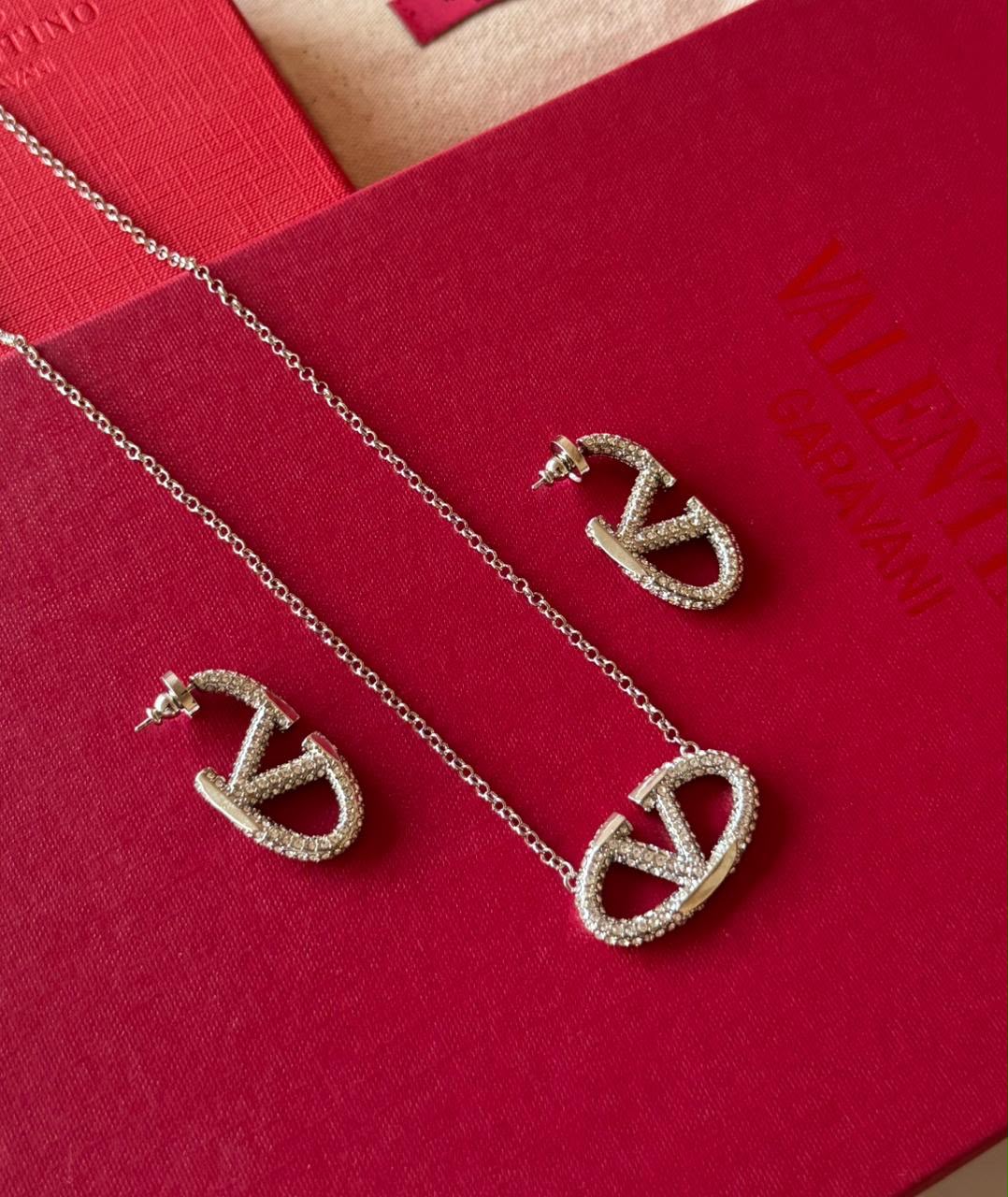 Vl. 2 pcs Set