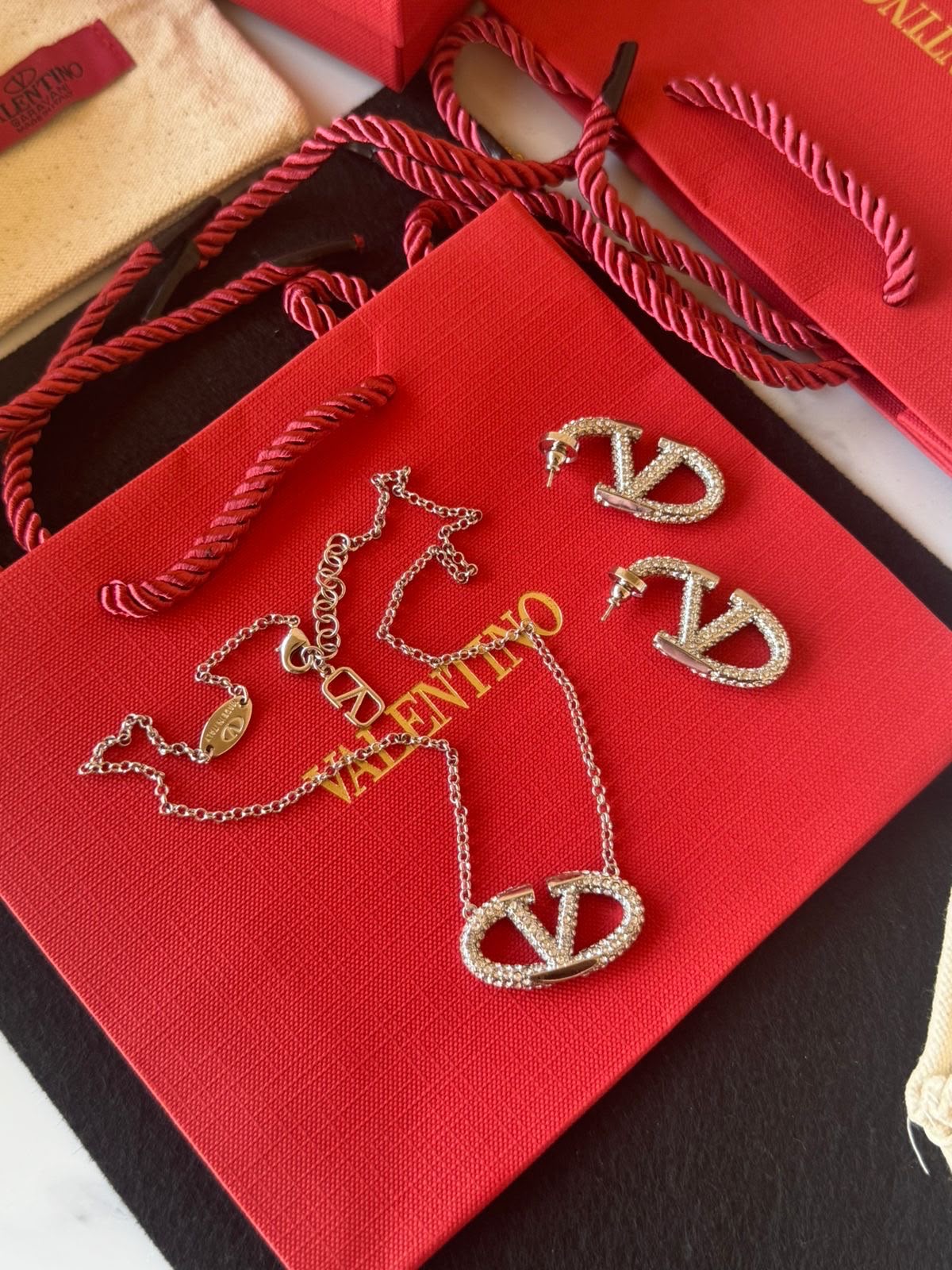 Vl. 2 pcs Set